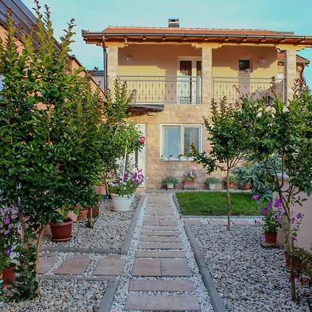 Bali - Aladinici Stolac